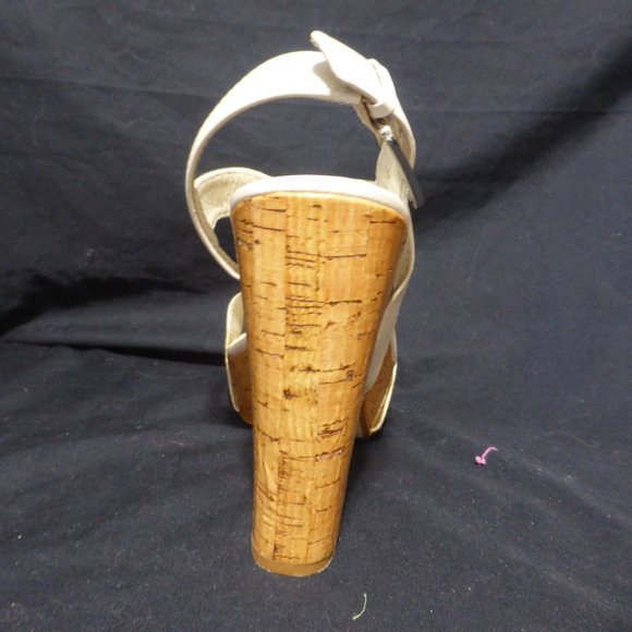 MICHAEL KORS, MK, high heel shoes, strap and buckle fastened, 7.5 M, GUC - Picture 13 of 15